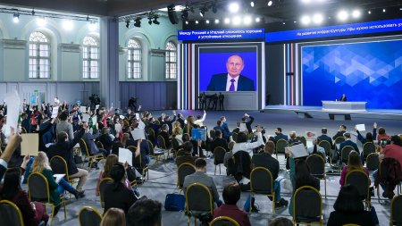 Путина услышали: мир обсуждает, как президент России назвал женщин - «Новости»