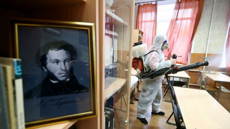 В Барнауле почти 40 процентов классов школ закрыли на карантин - «Новости»