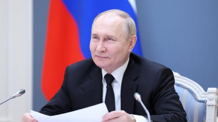 Путин: в России уделяют приоритетное внимание вопросам воспитания детей - «Новости»