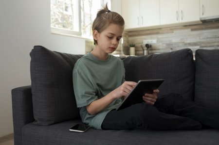 Интернет-воспитание: когда блогер важнее родителей - «Кузюшка»